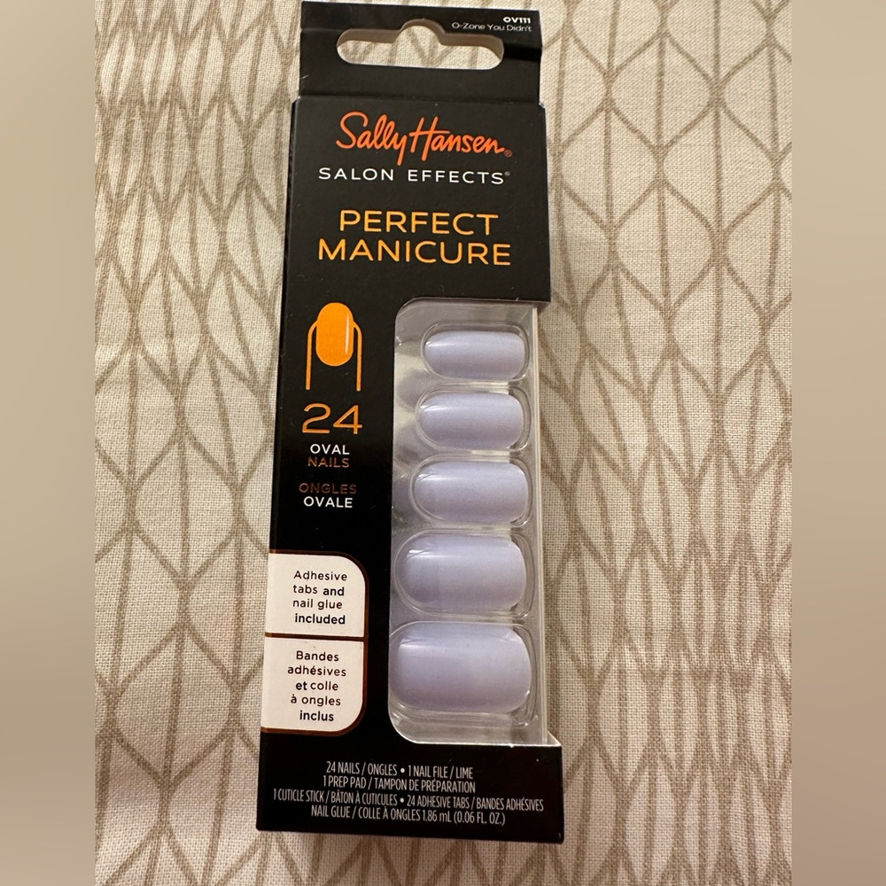 NWT Press On Nails Sally Hansen, PALE PURPLE ROUND